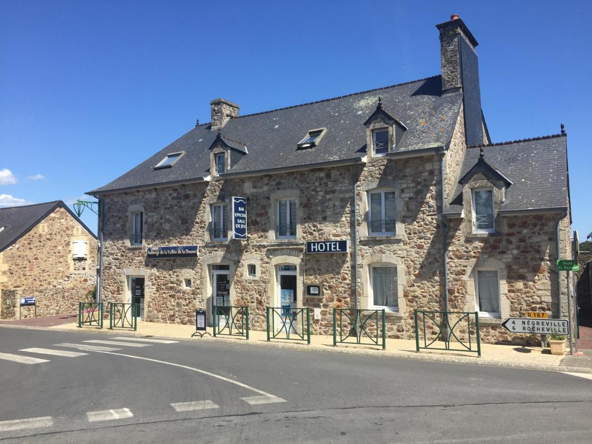 Auberge Vallee De La Douve L'Etang-Bertrand Exterior photo